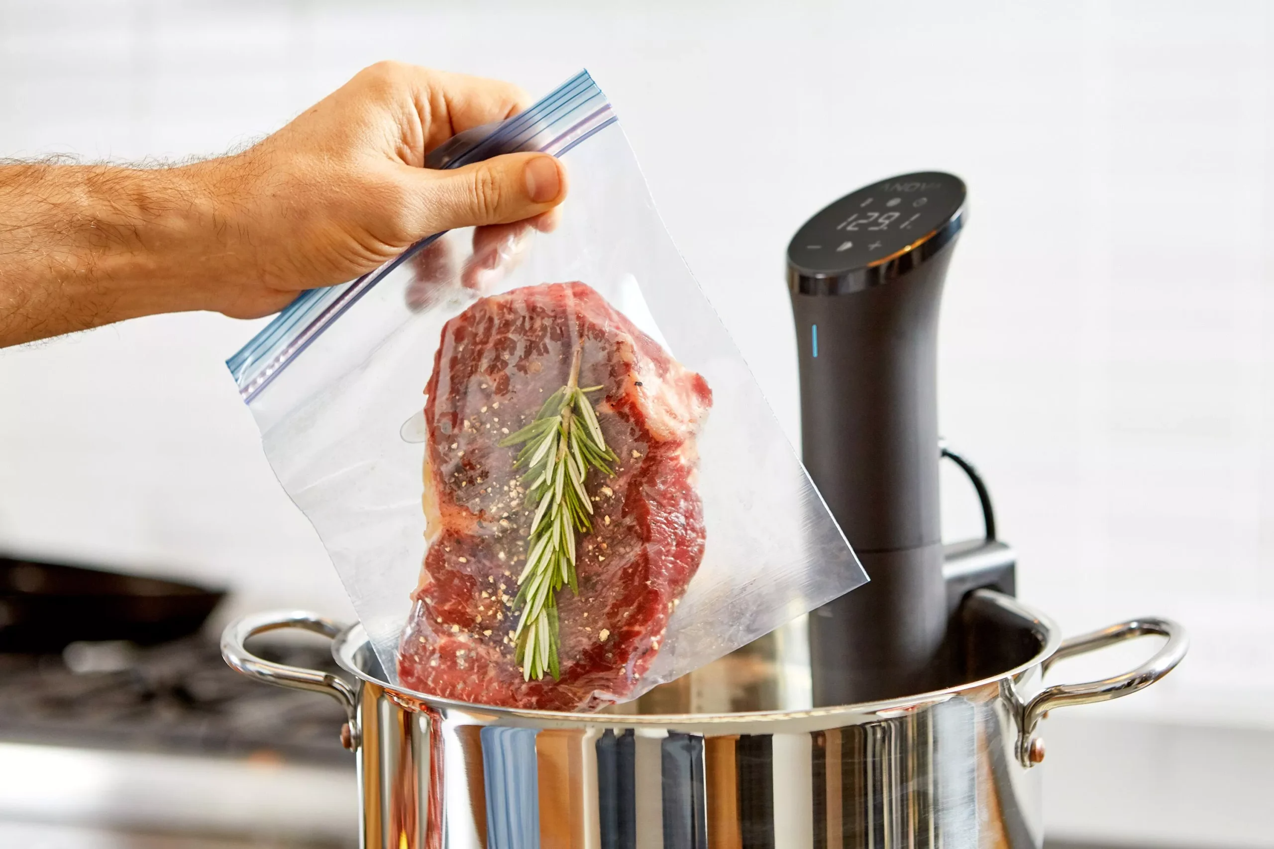 Discover the World of Sous Vide Cooking: Tips and Techniques